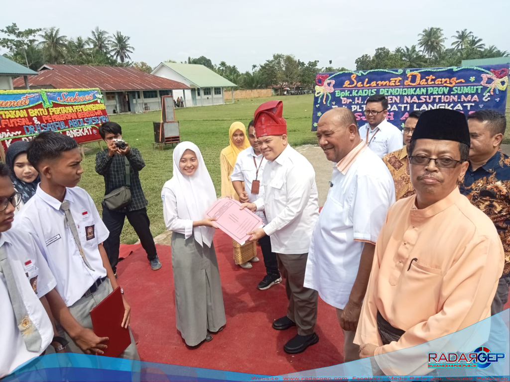 PLT Bupati Langkat Peletakan Batu Pertama Pembangunan Lapangan Futsal SMA Negeri I Hinai